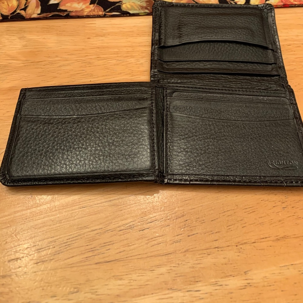 Brighton Wallet - Picture 2 of 3